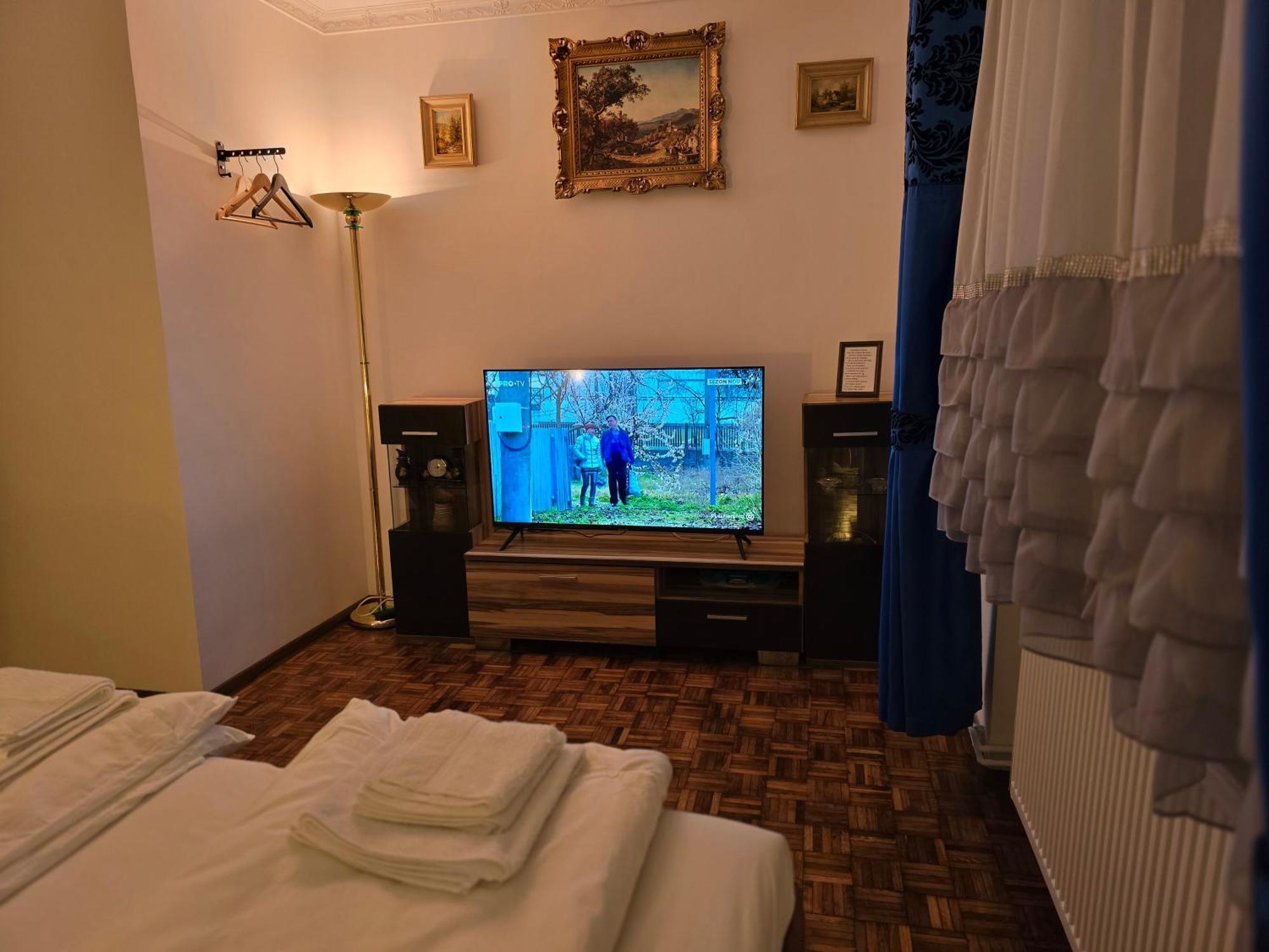 Homestay Eldi House