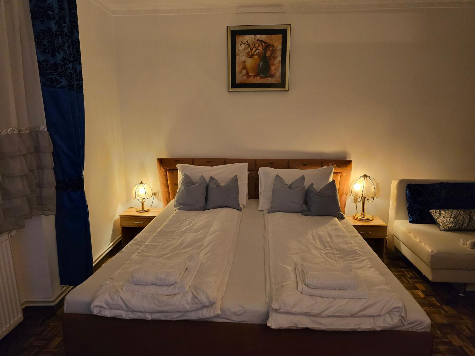 Eldi House Homestay *