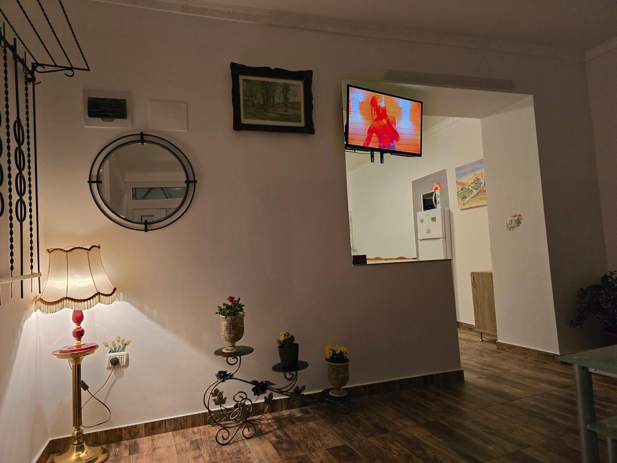 Homestay Eldi House *