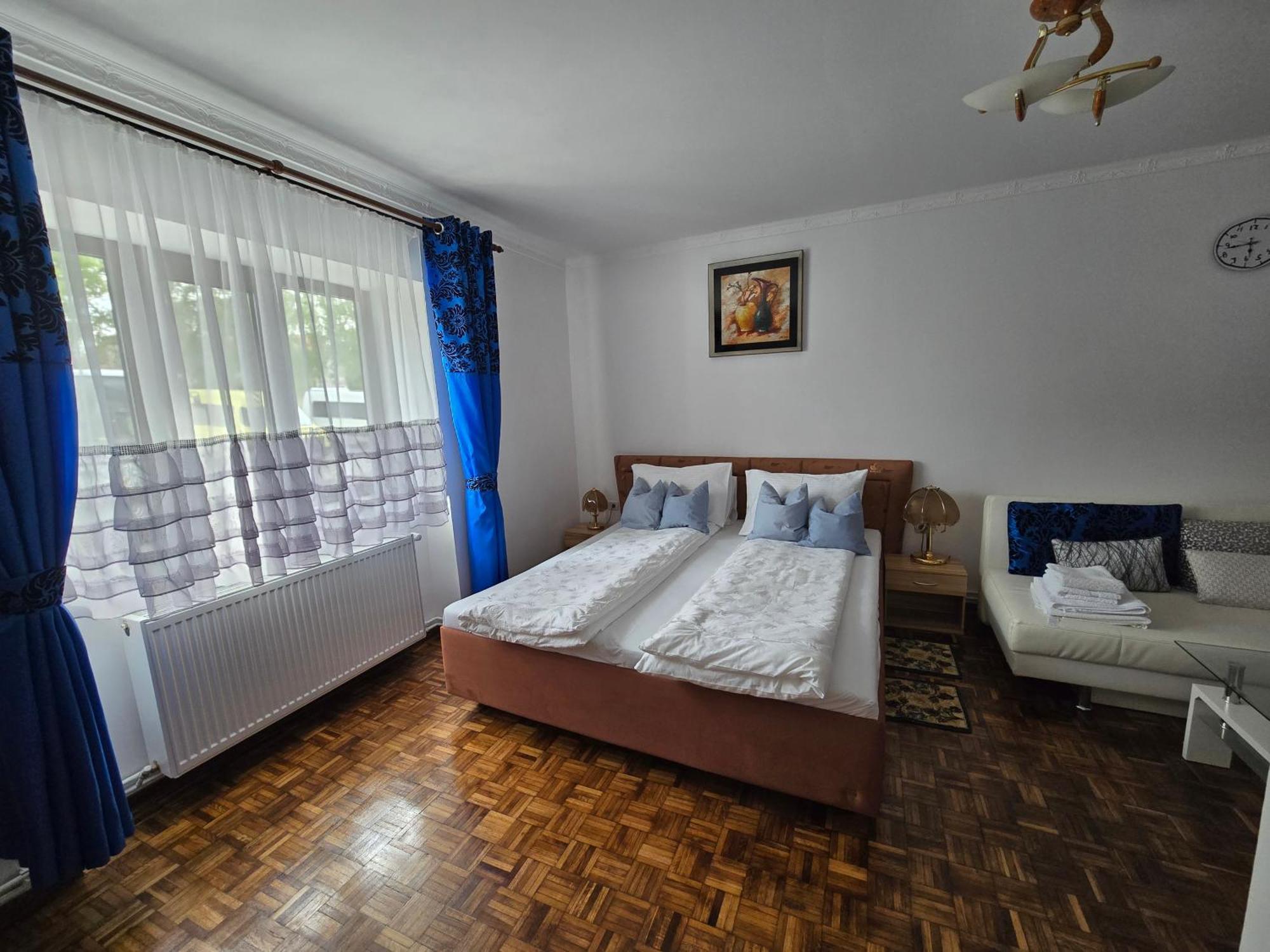 Homestay Eldi House